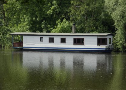Hausboot im Holzhafen